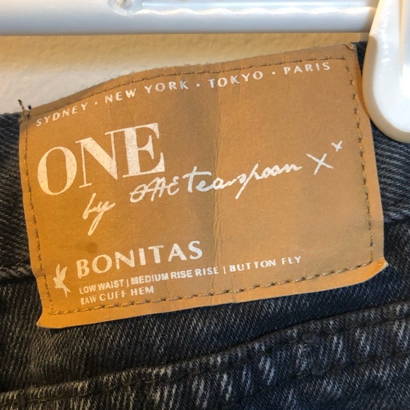 One Teaspoon size 26 Jean shorts - Picture 6 of 6